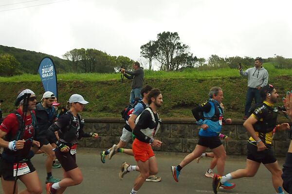 Na start Ultra Blue Island 42 km se postavilo 130 běžců