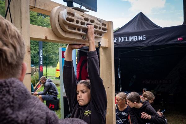 Rafiki interaktivní hangboard
