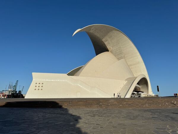 Auditorio de Tenerife - koncertní síň, symbol ostrova Tenerife z díla architekta Santiaga Calatravy