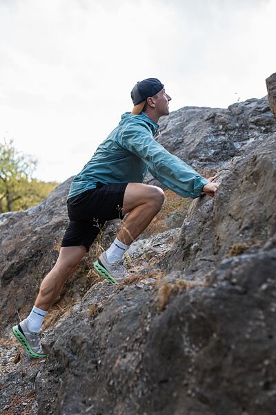 Pánská bunda SALEWA PEDROC 2 PTX AIR 2.5 JKT MPEDROC CORE 20L W – lehký, prodyšný a pohodlný batoh přizpůsobený ženské postavě
