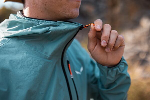 Pánská bunda SALEWA PEDROC 2 PTX AIR 2.5 JKT MPEDROC CORE 20L W – lehký, prodyšný a pohodlný batoh přizpůsobený ženské postavě